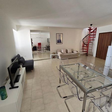 La Torretta Apartment Пескьера-дель-Гарда Экстерьер фото